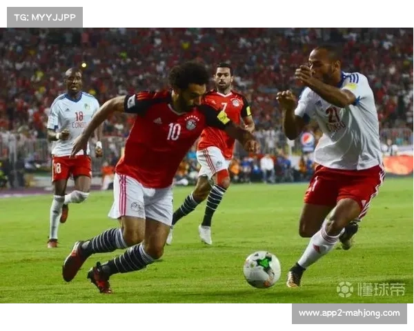 埃及后卫补时阶段染红,球队下半场十人应战 埃及后卫补时阶段染红,球队下半场十人应战